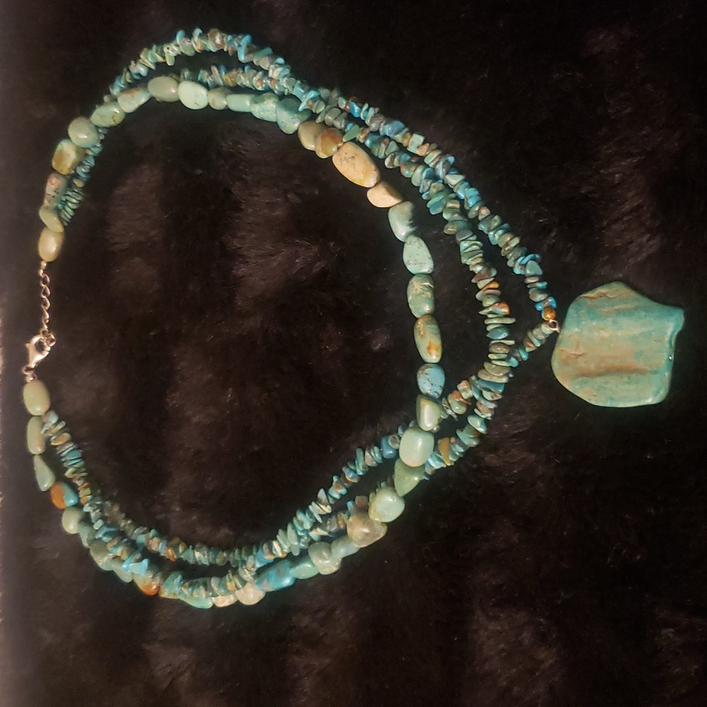 Turquoise  Kingman 18"  Beaded, 3 strand Necklace, w/ 1-1/2" chain